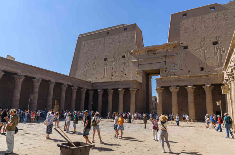 Egipto 156 - Edfu - Templo de Horus.jpg